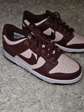 SIZE 5Y/ WOMENS 6.5 NIKE DUNK LOW (GS) TEAM RED/ECHO PINK/WHITE FB9109-600
